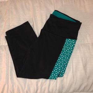 VS Sport knockout crop active wear